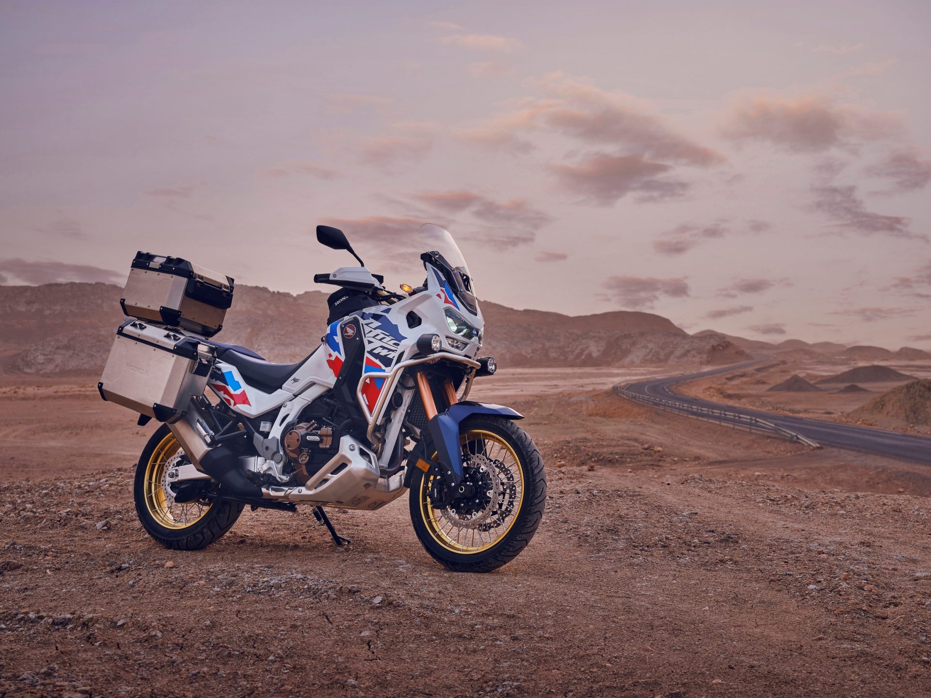 451590_24YM_CRF1100L_AFRICA_TWIN_ADVENTURE_SPORTS