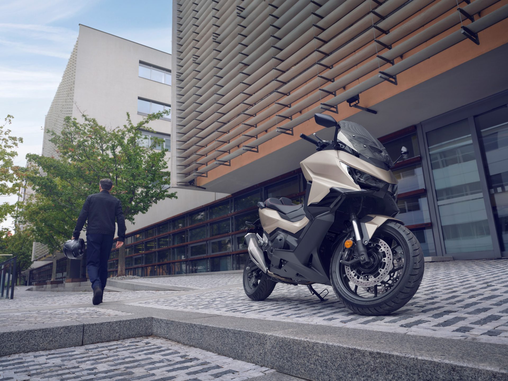 493084_25YM_Honda_Forza_750