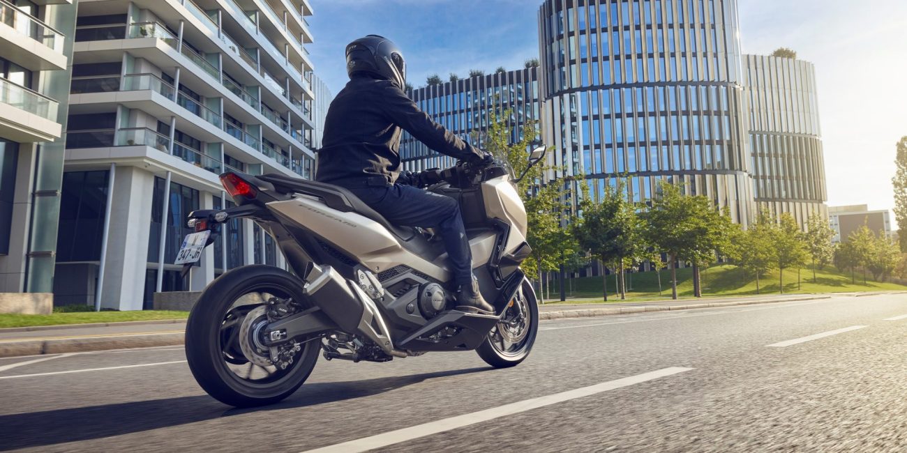 492958_25YM_Honda_Forza_750