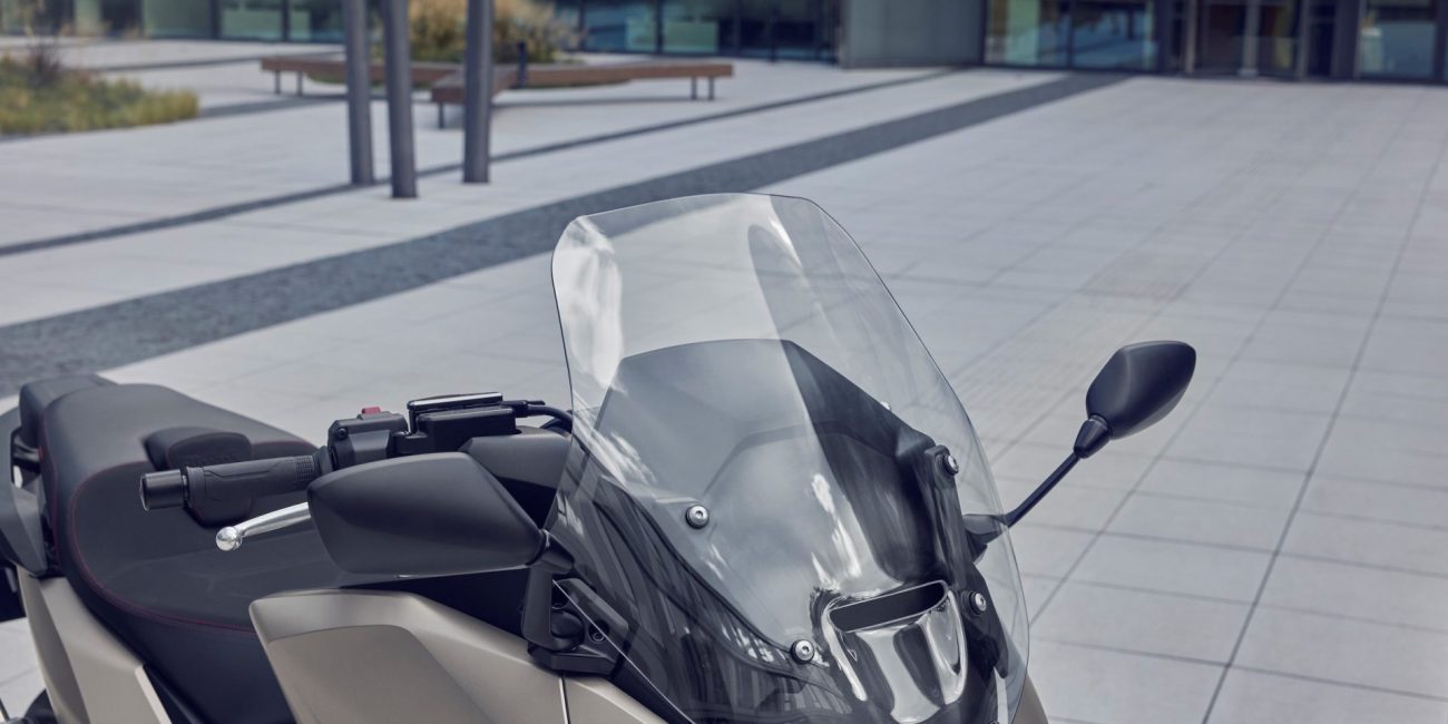 492973_25YM_Honda_Forza_750