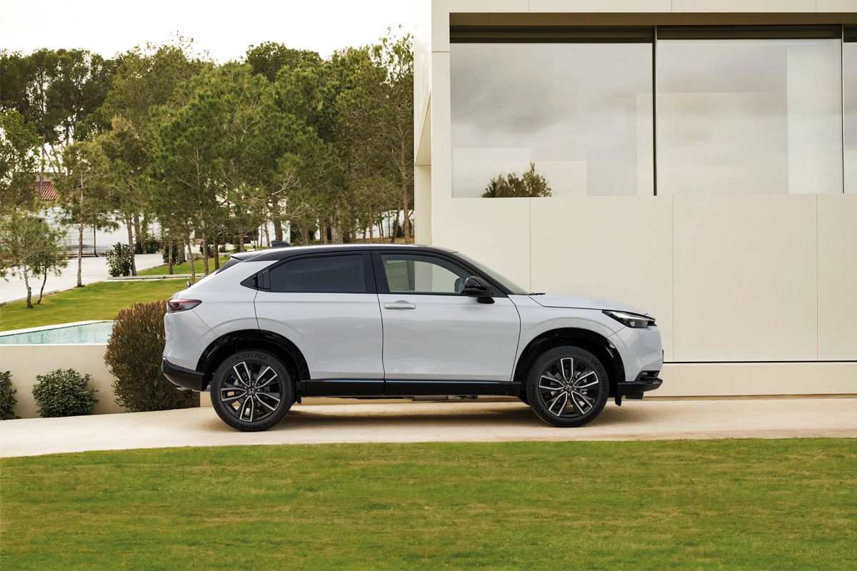 1200x8005 honda hr-v exterior