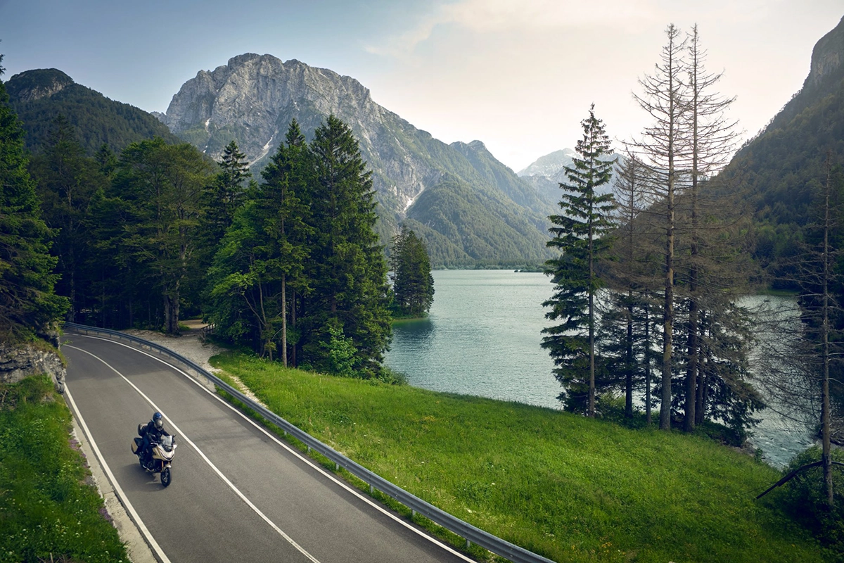 82821_25YM_NT1100_Location_Mat_Ash_Grey_Drone_0018_ORIGINAL-2000x1332 copy honda nt 1100