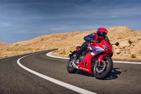 cbr 650 r 4